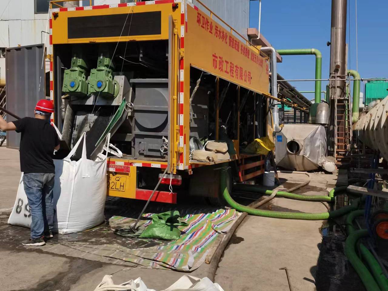 忻城淤泥压干处理